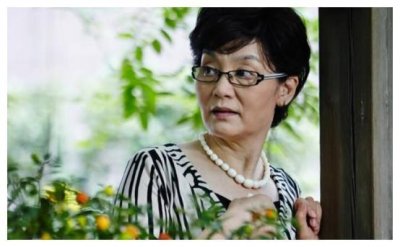 ​她是老戏骨，总是展露惊人的演技，征服了很多观众的心