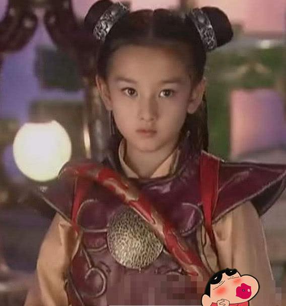 宋祖儿再现哪吒经典造型，竟意外撞脸吴昕，这波“蹭热度”绝了！