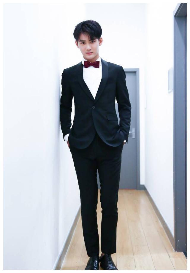 娱乐圈里隐藏的富二代,年少离家出走,现在终于成为当红男神