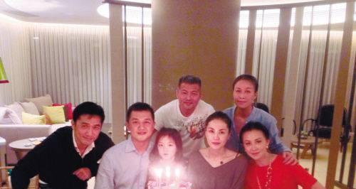 王菲结过两次婚，有一任前夫，为何被称为中国好前任？