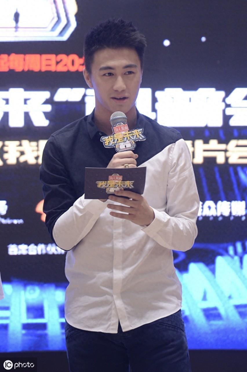 奚梦瑶的老公何猷君,24岁已经事业爱情双丰收,真是人生赢家