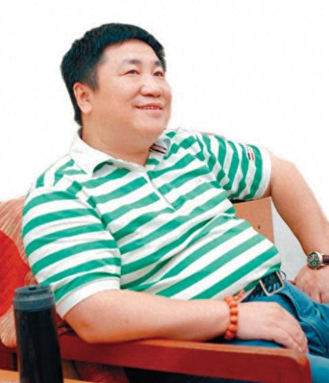 刘流和家人近照,女儿貌美漂亮,嫁富豪老公