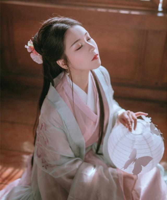 《白发皇妃》碾压《是劫而非缘》虐心宫斗,极品佳作,口碑炸裂!