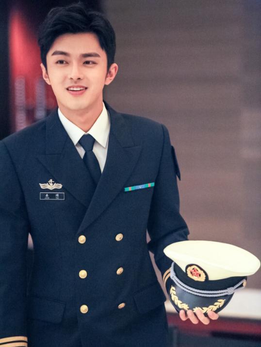 《青春斗》播出时间给力,郑爽化身杂志编辑,男友一个比一个吸睛