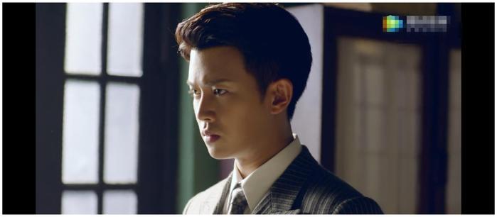 《秋蝉》香江身份暴露,叶冲用来提醒战友的白手绢被谁拿走了?