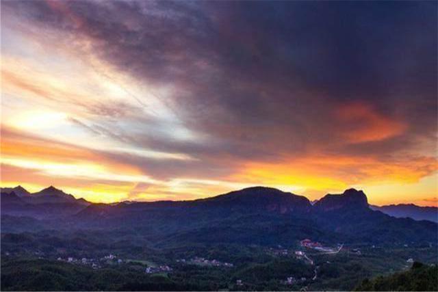 中国“最大”的卧佛,全长5公里,头在广东境内脚却在江西!