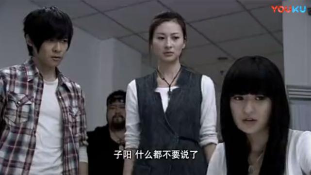 铠甲勇士中三个美女的伤心截图,冰儿让人心疼,杨欢迎太可爱了