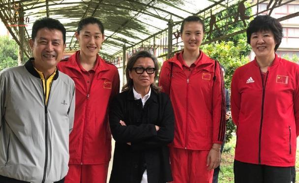 《中国女排》大电影敲定!郎平携手2爱徒现身,9字透露心中期待