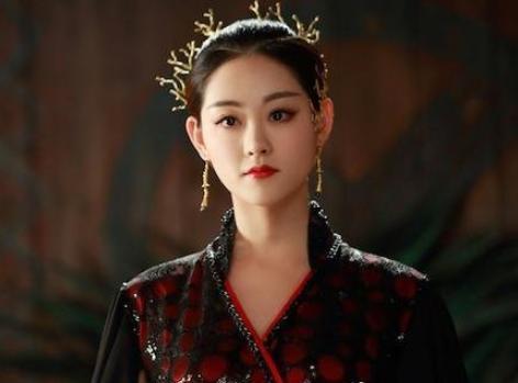 还记得《三生三世》中的玄女吗?曾被全网当QQ头像,难怪很眼熟