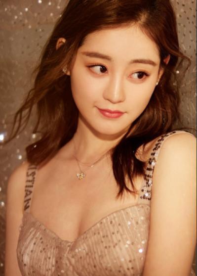 还记得《三生三世》中的玄女吗?曾被全网当QQ头像,难怪很眼熟