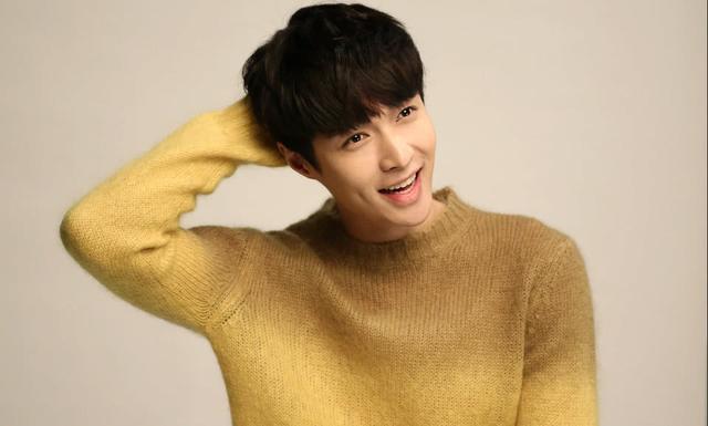 《黄金瞳》播出时间确定，男二比张艺兴还要帅？女主很漂亮