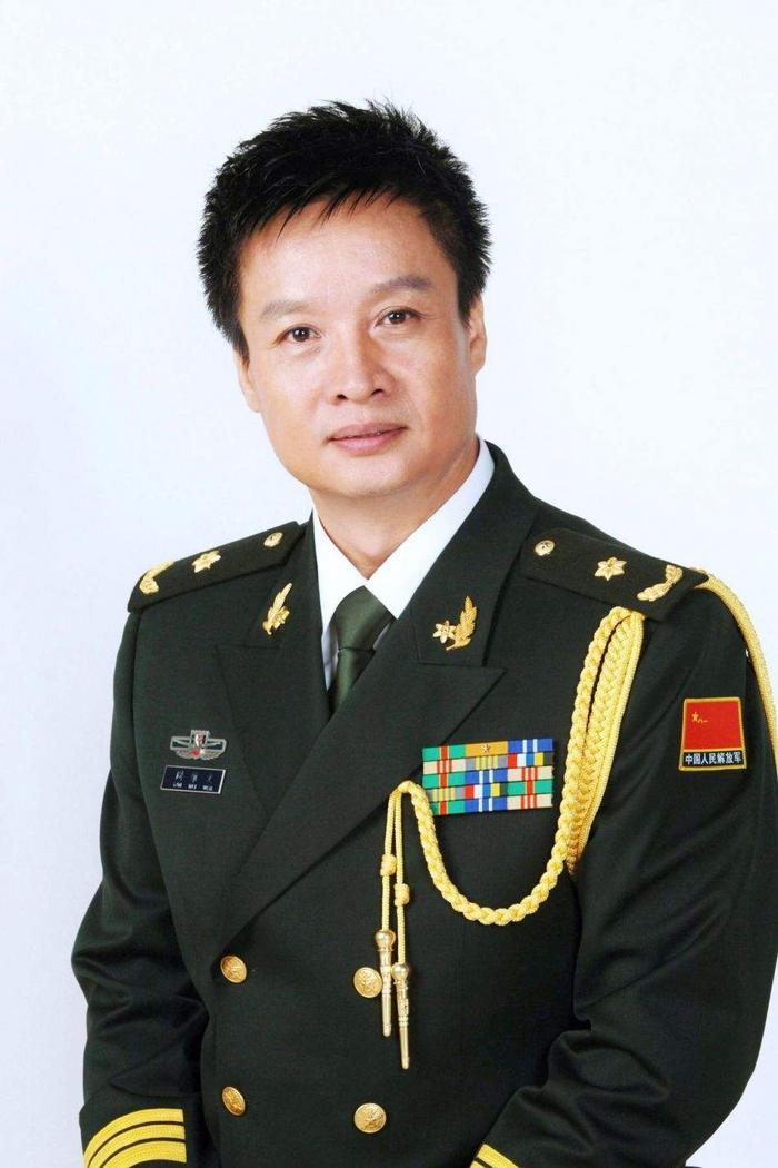 《小白杨》原唱,妻子患病时他照顾二十年,今成人生赢家