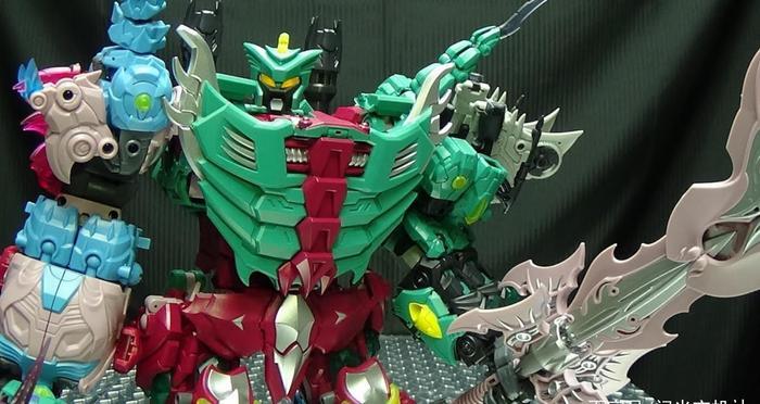 变形金刚动漫人物:狂派霸天虎隐者战士-海底狂魔 TFC版