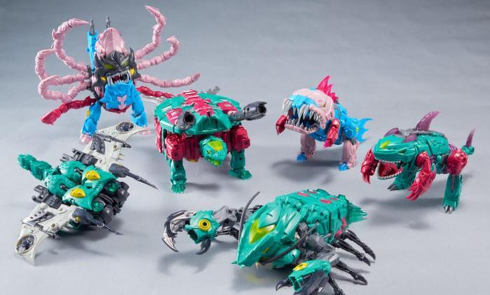 变形金刚动漫人物:狂派霸天虎隐者战士-海底狂魔 TFC版