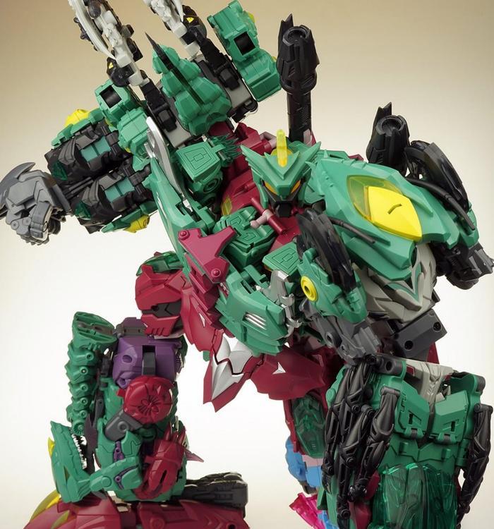 变形金刚动漫人物:狂派霸天虎隐者战士-海底狂魔 TFC版