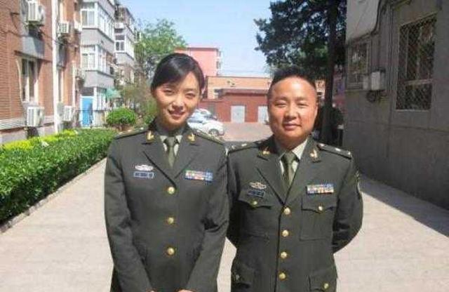 《亮剑》秀芹真不土，颜值超高身材傲人，怎么舍得朝她“开炮”