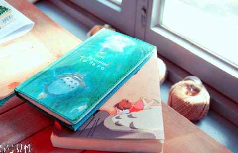 西女一个西女你的嘴巴和手很白是什么意思?