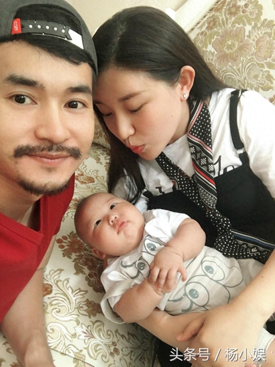 文松,老婆貌美如花,生活中帅气逼人