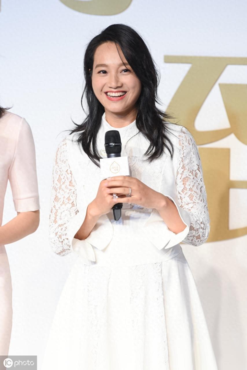 周一围的老婆朱丹，有才华有气质的美女