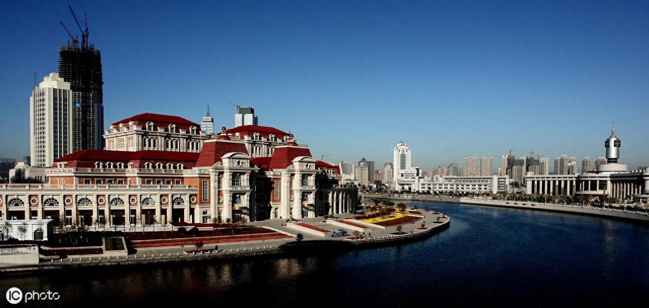 天津津湾广场,天津市区最繁华的地带之一