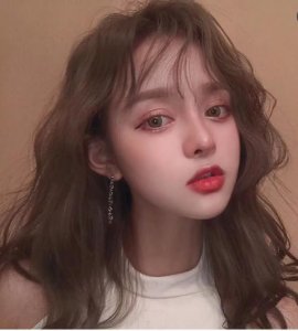 ​南洋时尚：最具时尚人气的梦幻公主卷发发型