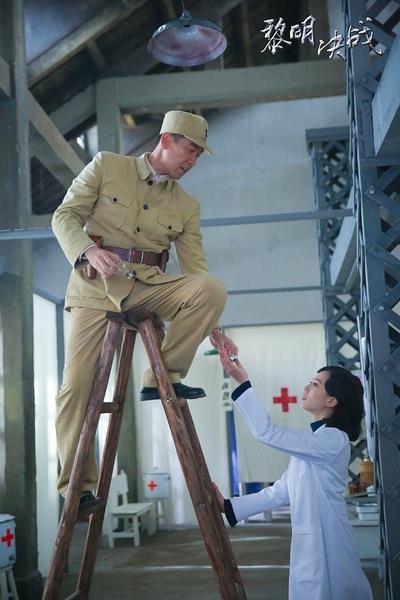 黎明决战上线，网友大赞演员演技在线，剧情紧凑，绝对的实力剧