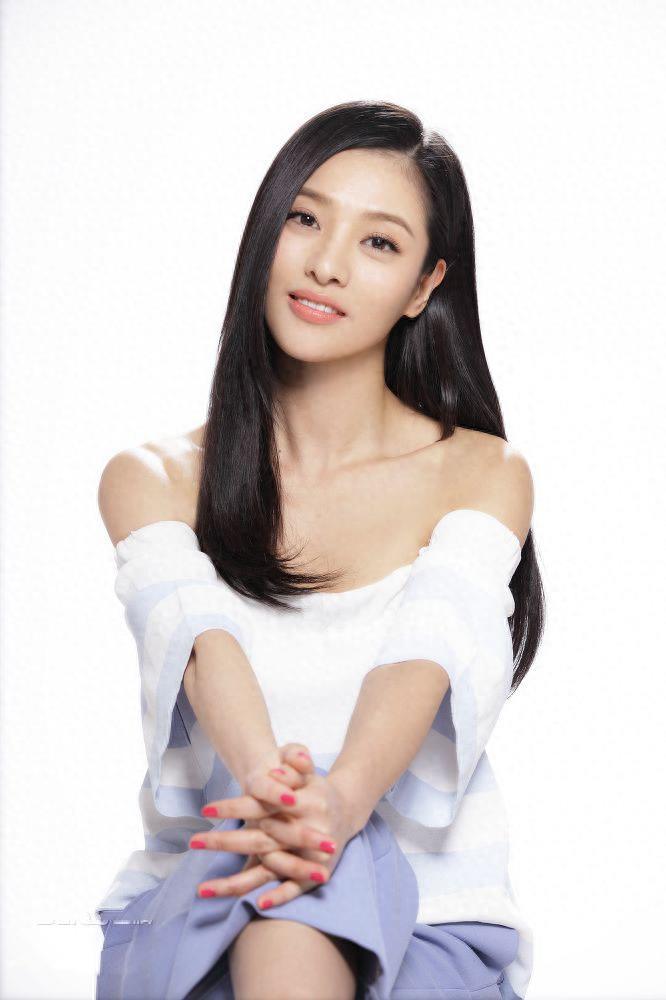 新一代“大青衣”郑清文，甜美靓丽，态度敬业