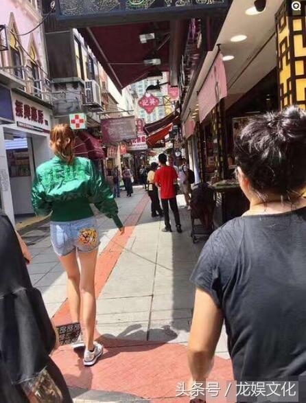 你给关晓彤的腿打多少分？网友：大海啊全是水，关晓彤啊全是腿！