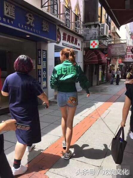 你给关晓彤的腿打多少分？网友：大海啊全是水，关晓彤啊全是腿！