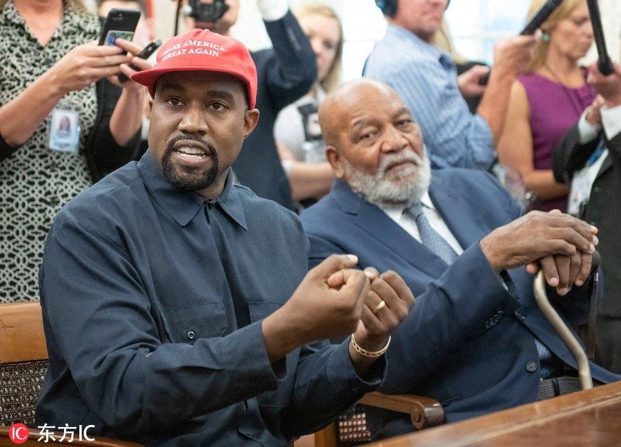 白宫有嘻哈！美国说唱歌手侃爷会晤特朗普亲切拥抱