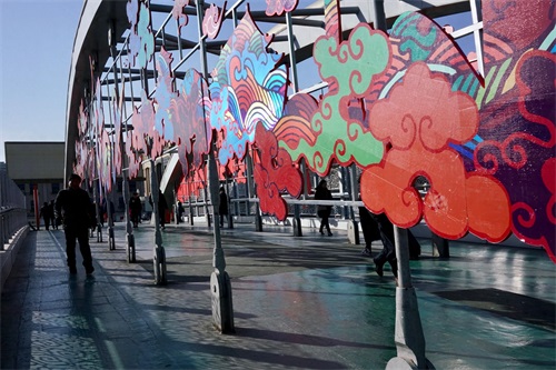 北京街头过年气氛渐浓处处张灯结彩