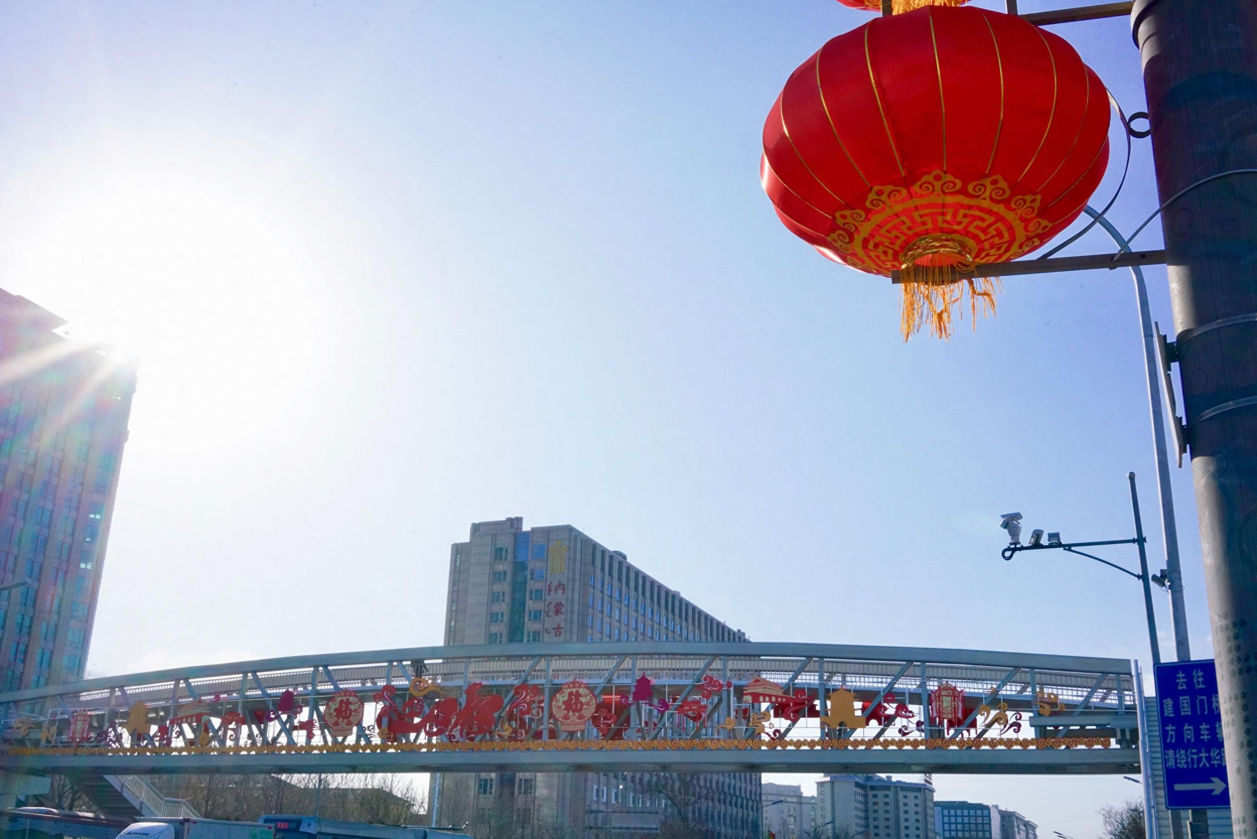 北京街头过年气氛渐浓处处张灯结彩