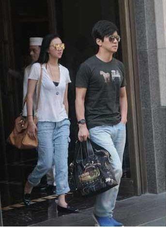 歌手李健美艳娇妻神秘背景惊人！并非清华大学博士