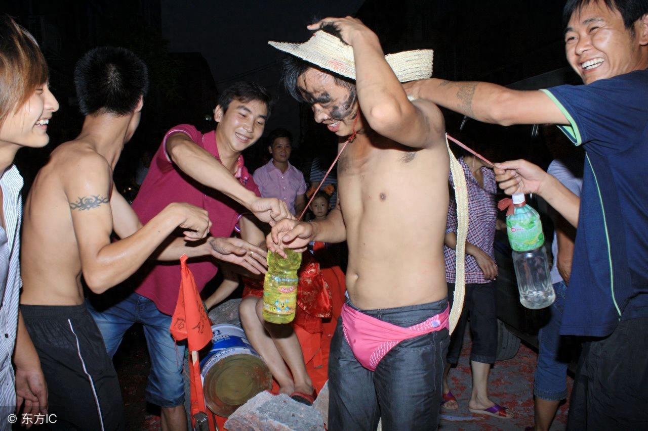 一公公疑因醉酒婚宴中强吻儿媳，对此你怎么看，这件事是真的吗