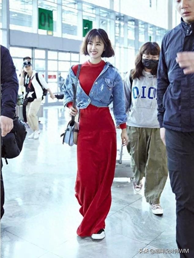 蔡依林终于换新发型了！微卷短发配红裙加牛仔，39也能美回20岁