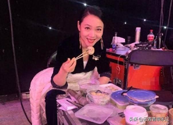 周群曾是安徽卫视主持一姐，老公至今是个迷