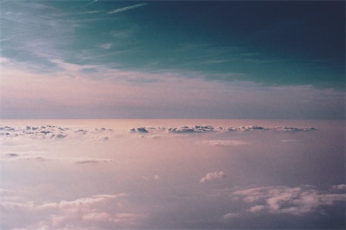 12张好看的天空图,每一张天空、云朵造就流年时光