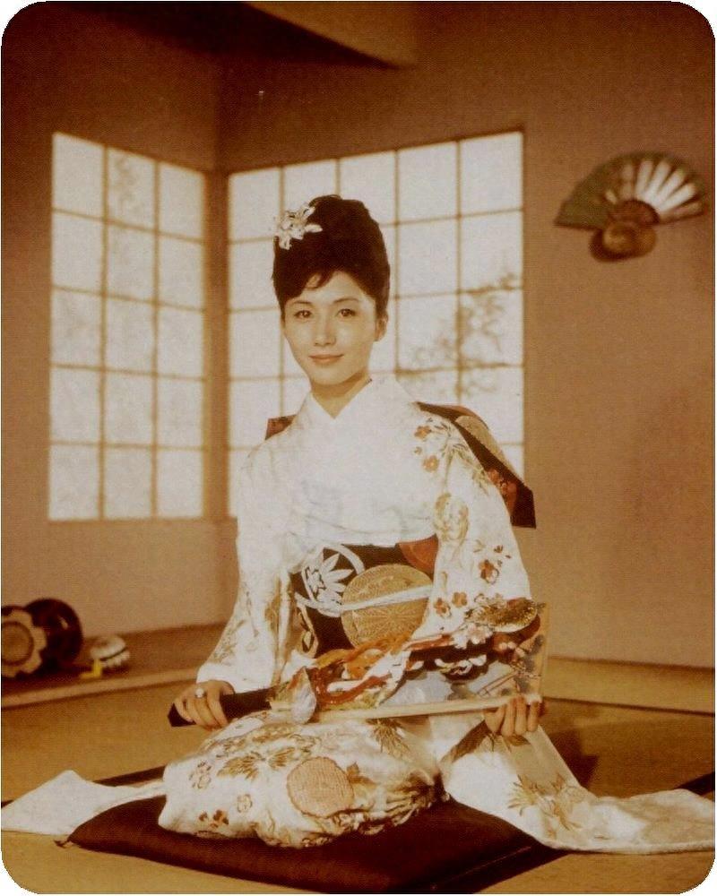 老照片:日本女影星岩下志麻