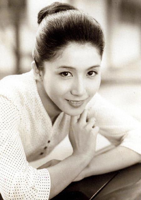 老照片:日本女影星岩下志麻