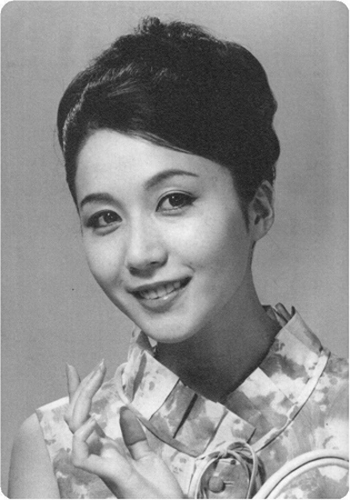 老照片:日本女影星岩下志麻