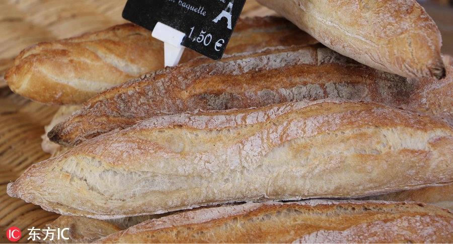 法国欲为“法棍”面包申遗 马克龙表示支持