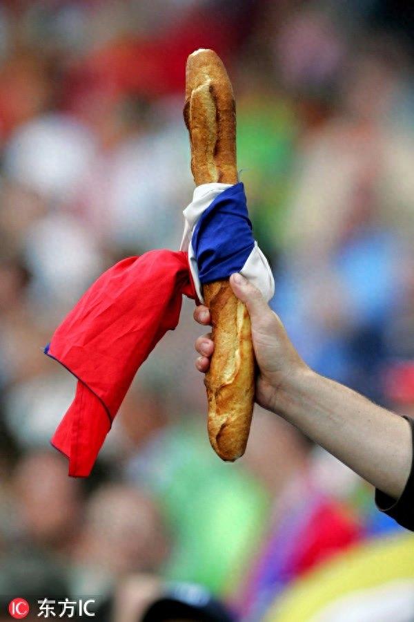 法国欲为“法棍”面包申遗 马克龙表示支持