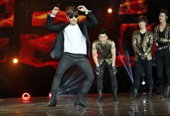 舞技超群惊艳众人,谁才是实至名归的亚洲舞王?