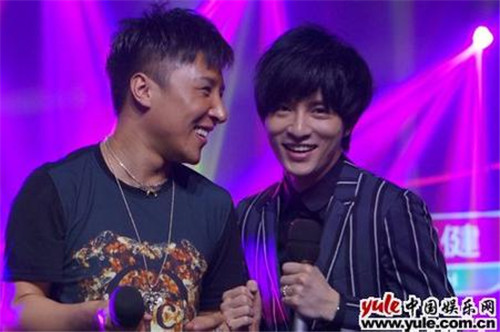 曹轩宾整容前后对比图