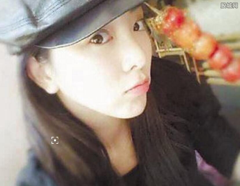 李思思家庭背景 她的老公什么身份-图1