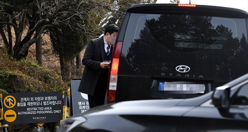 玄彬孙艺珍婚纱照曝光（孙艺珍笑靥如花美翻天）