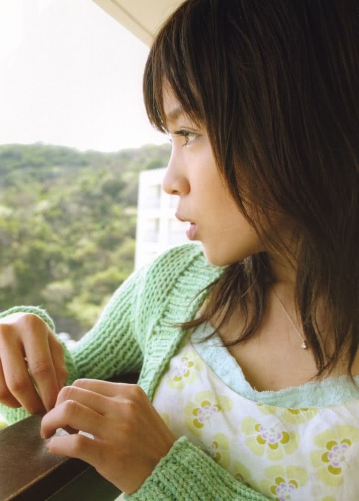 国仲凉子个人资料写真作品