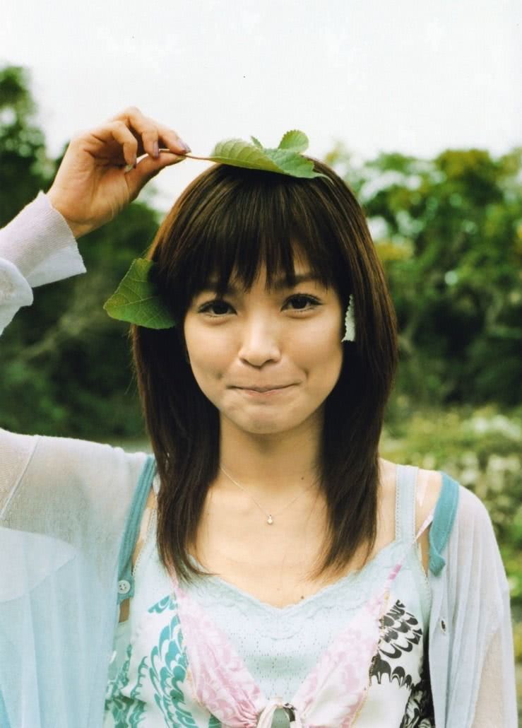 国仲凉子个人资料写真作品