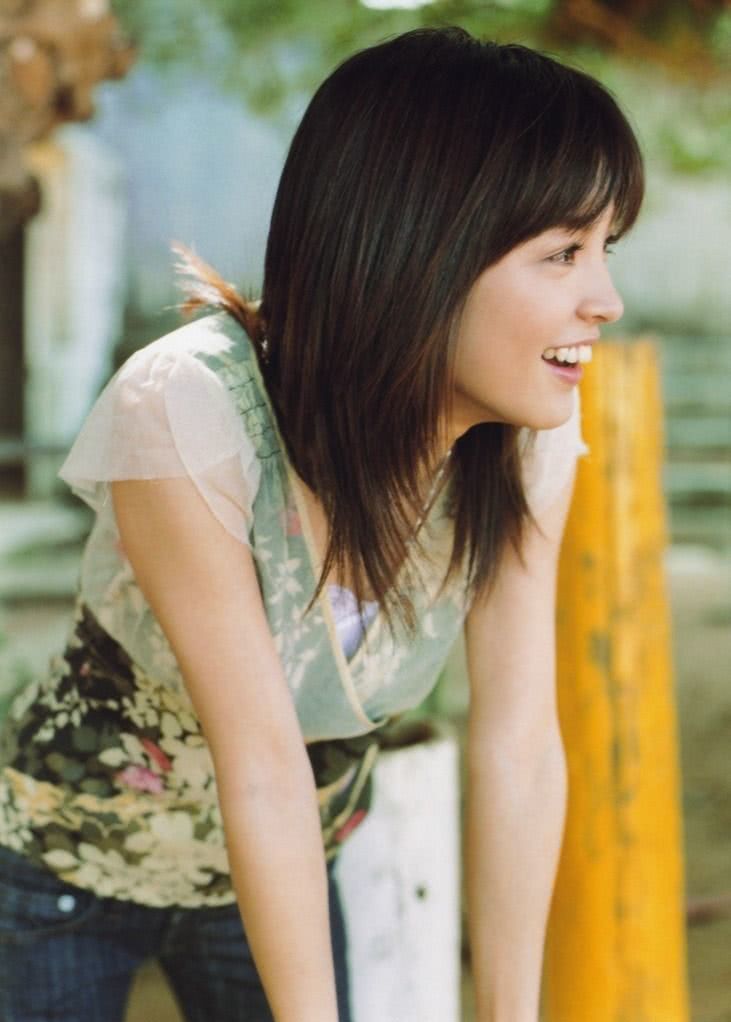 国仲凉子个人资料写真作品