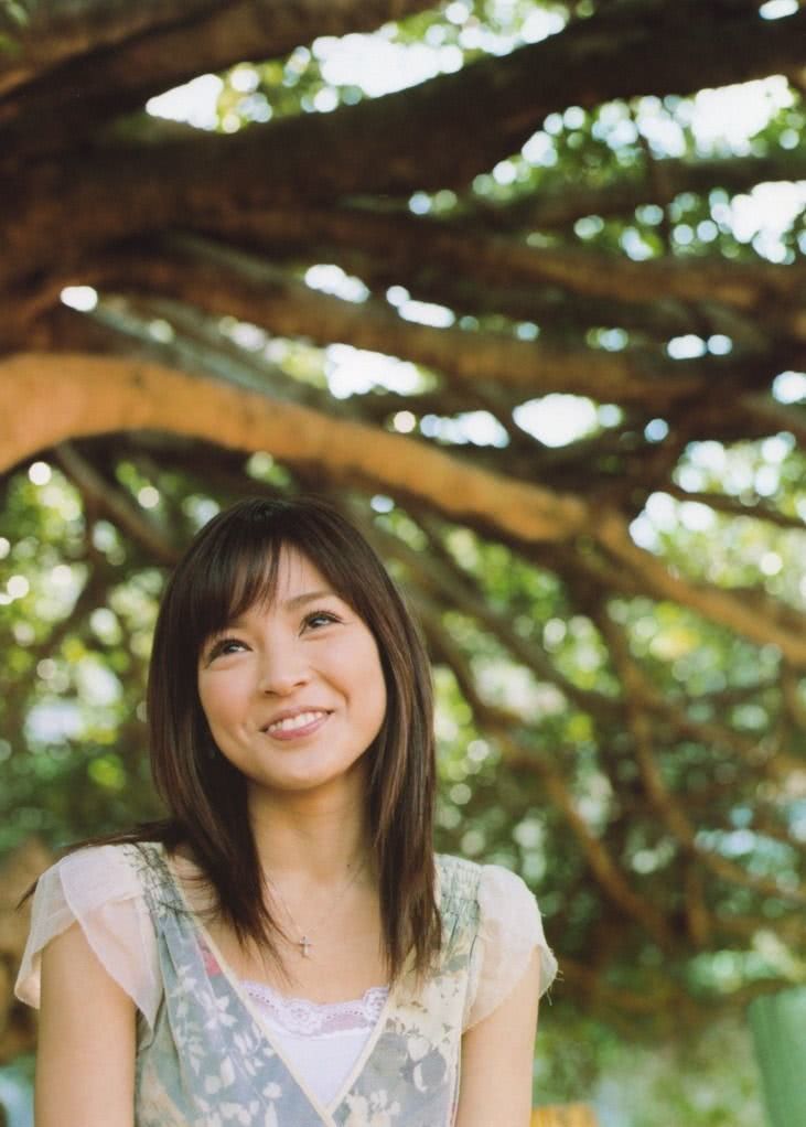 国仲凉子个人资料写真作品